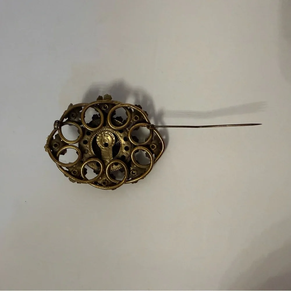 VINTAGE ARTISAN SIGNED BXX BROOCH BRASS FLORAL 3D LARGE OVAL